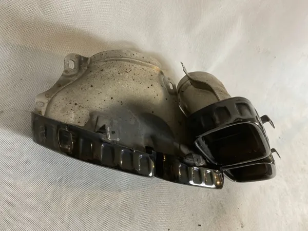 Embouts d'échappement Mercedes AMG OEM A0004902600 image 3