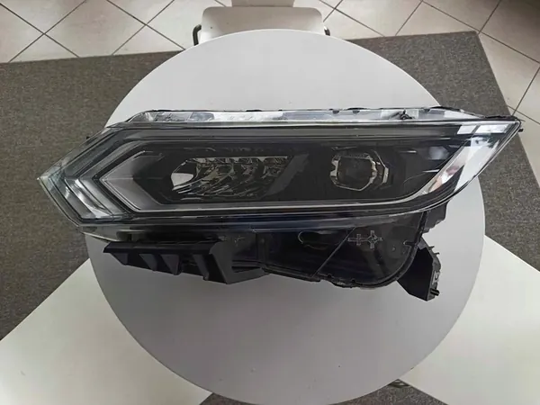Vasen etuvalaisin Nissan QASHQAI image 6