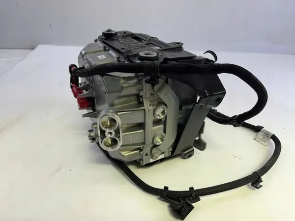 BMW OEM 5A043E4 Jännitemuunnin 3-sarja G20 G21 image 5