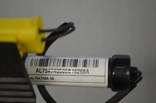 BMW Motorhaubendämpfer OEM 51237347405 - Gebraucht image 4