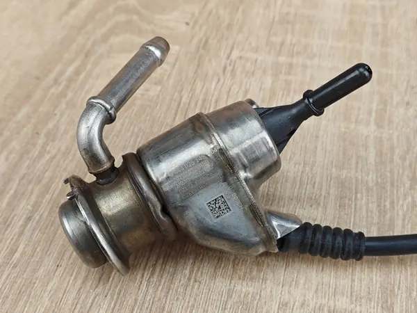 Käytetty AdBlue-suutin OEM MB3G5J281BC 3.0 TDI image 4