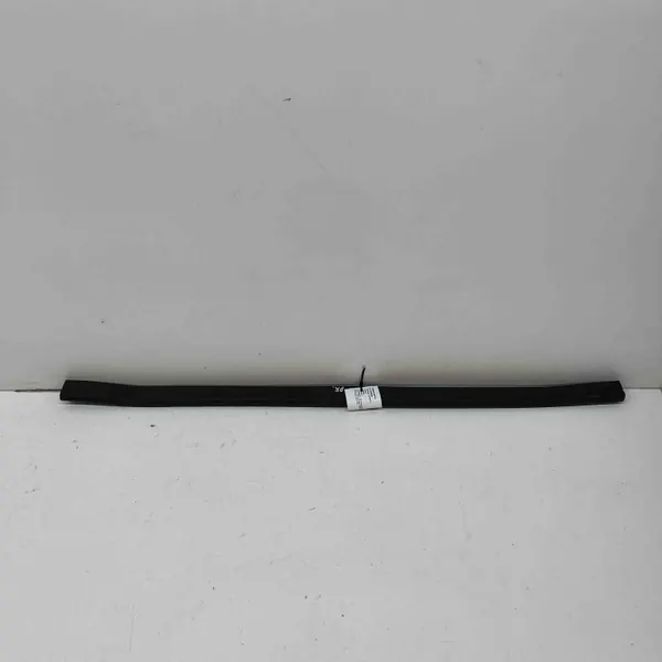 Joint de capot OEM A1678872000 pour Mercedes-Benz GLE image 2