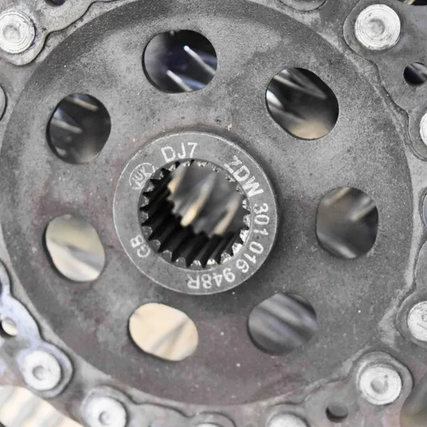 Kytkinpaketti Dacia Duster 1.5L 80kw 2015 OEM 302052316R301016948R image 4