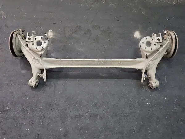 Viga de eje trasero IMPRK1429741 para Toyota Auris II Familiar image 6