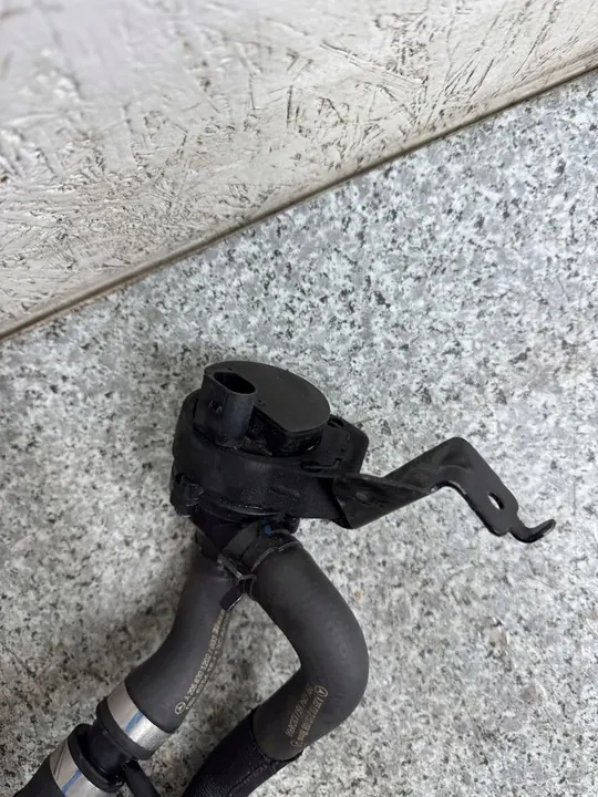 Vesiputki Mercedes C-luokka W205 2014-21 A2058302102 image 8