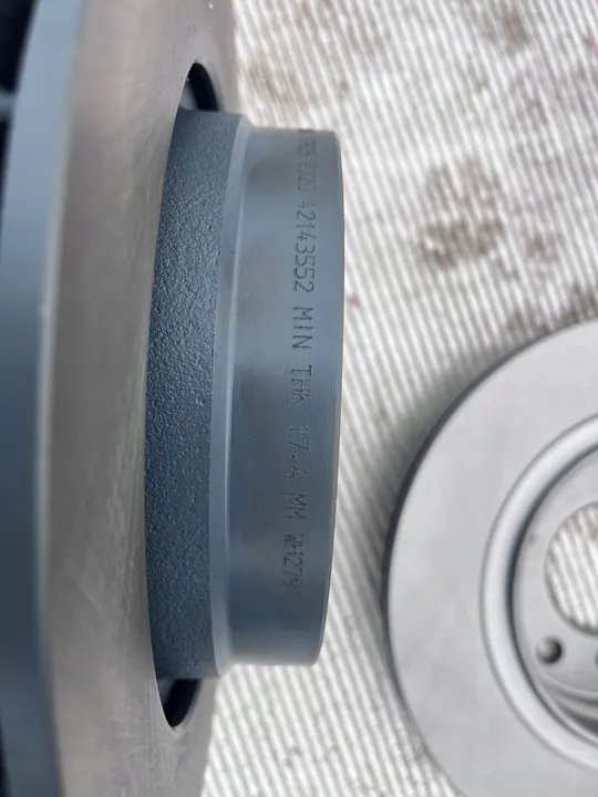 Disco de freio traseiro BMW 3 E46 2003 image 2