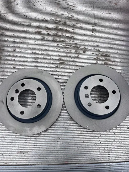 Disco de freio traseiro BMW 3 E46 2003 image 3