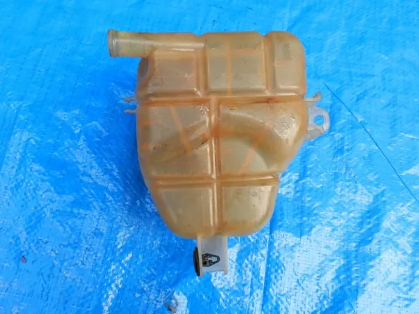 OPEL Meriva B Kühlmittelbehälter 13265592 image 2
