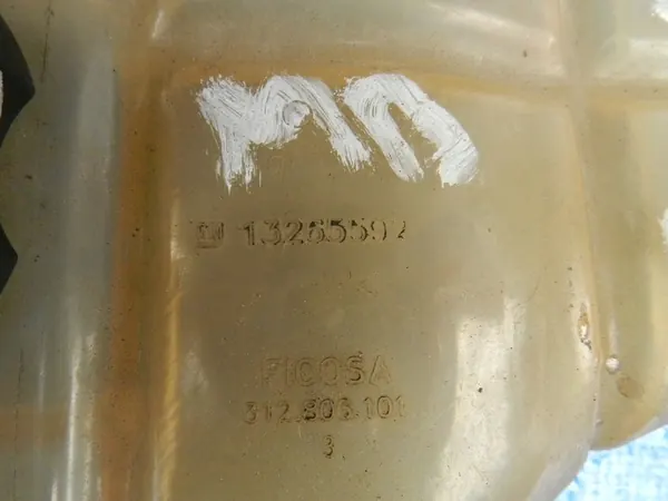 OPEL Meriva B Kühlmittelbehälter 13265592 image 3