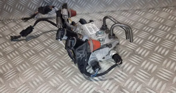BMW Dynamic Drive Pomp OEM 6760840 - Gebruikt image 10