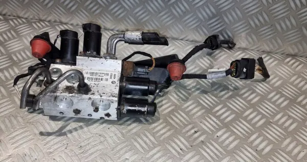 BMW Dynamic Drive Pomp OEM 6760840 - Gebruikt image 3