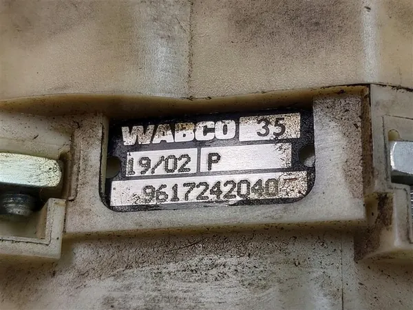 Handbrake Lever Volvo FH 12 / 13 2002-2009 OEM 20367533 image 5