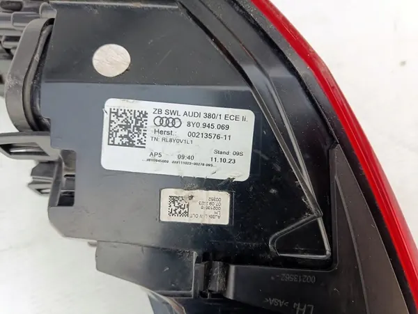 AUDI A3 8Y Lámpara Trasera Izquierda LED Europa 8Y0945069 image 4