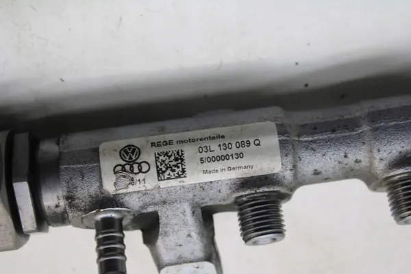 Rail d'injection OEM 03L130089Q pour Audi A4 1.97L Diesel image 4