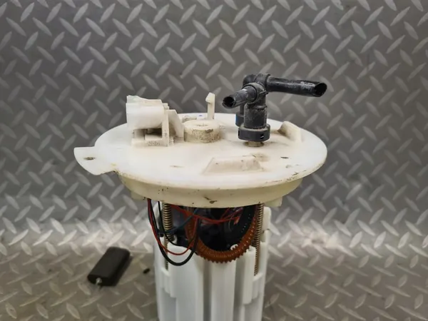 Polttoainepumppu 1.6 Turbo Opel Insignia A OEM 13256501 image 6