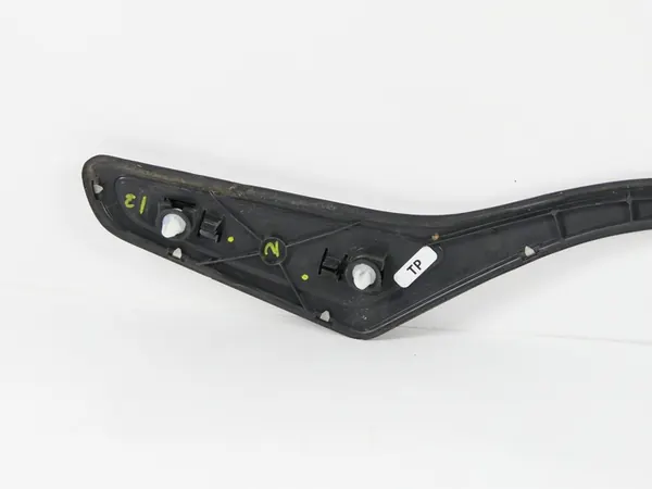 Takaluukun koristepaneeli oikea kromi Peugeot 208 image 4