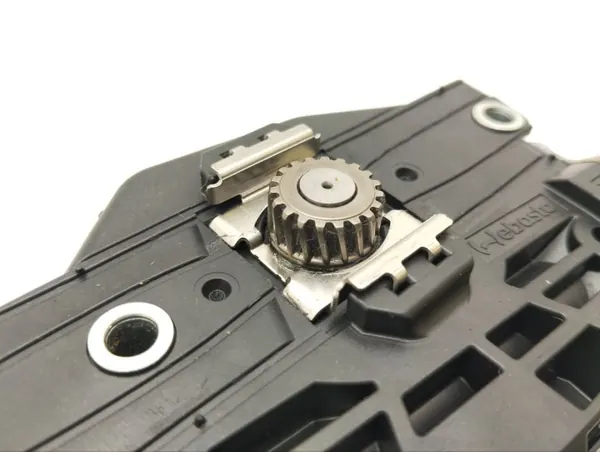 Mercedes-Benz dakmotor OEM A1679066407 - Gebruikt image 5