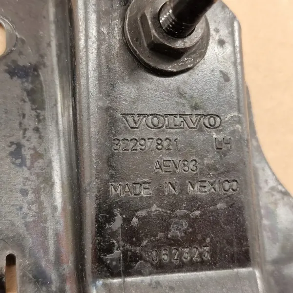 Cierre de capó izquierdo OEM 32297821 para Volvo EX90 image 3