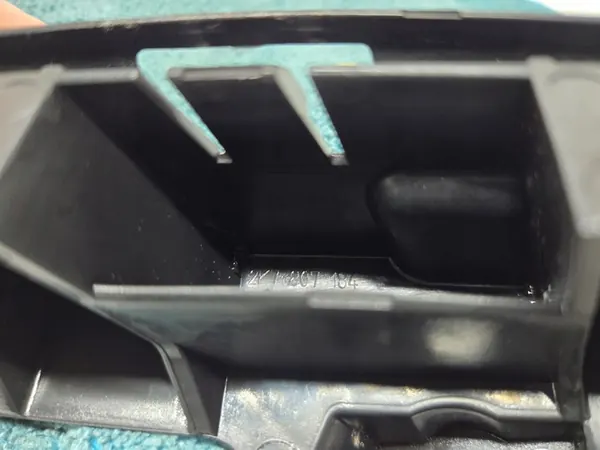 VW CADDY 4 Scivolo di montaggio paraurti destro anteriore 2K7807184 image 3