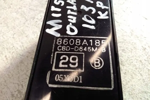 Achterlinkse deurraam bedieningstoets MITSUBISHI image 4