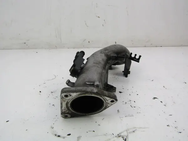 Colector de admisión Nissan Primera P12 Diesel - Usado image 4