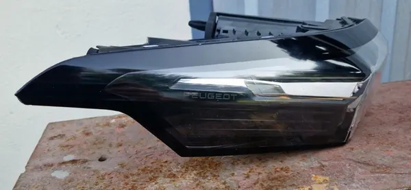 Luz trasera izquierda Peugeot 308 2021 LED OEM 9835299480 image 4