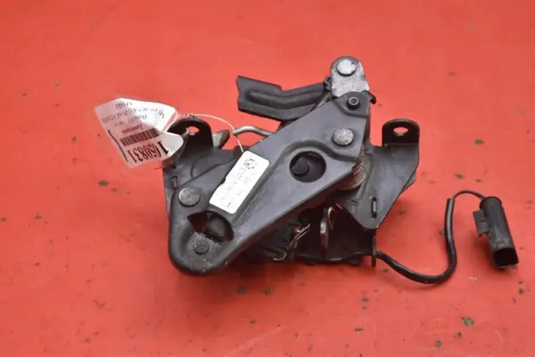 Konepeltilukko Vasen OEM 7206453 BMW F02 08-12 image 3
