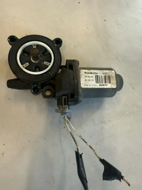Motor elevador OEM 8200000558 trasero derecho image 3