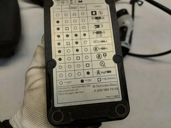 Cabo de carregamento Mercedes EQC 400 OEM A0005837303 image 3