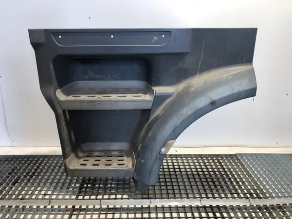 Degrau Cabina Esquerdo DAF XF OEM 1835023 - Usado image 2