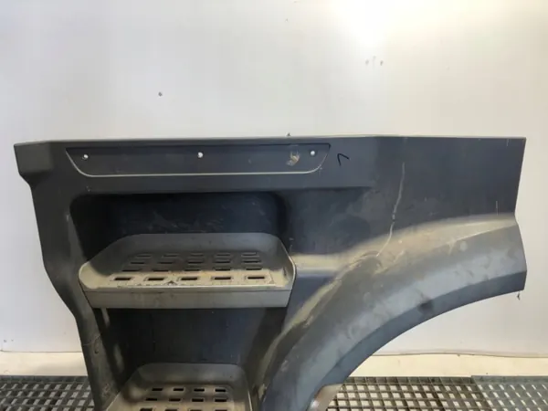 Degrau Cabina Esquerdo DAF XF OEM 1835023 - Usado image 3