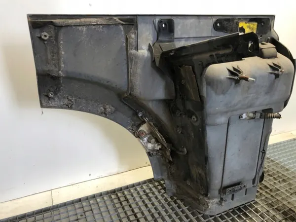 Degrau Cabina Esquerdo DAF XF OEM 1835023 - Usado image 5
