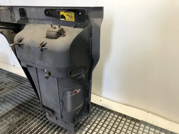 Degrau Cabina Esquerdo DAF XF OEM 1835023 - Usado image 6