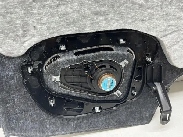 Estante de maletero Volvo S90 OEM 39836066 - Usado image 4