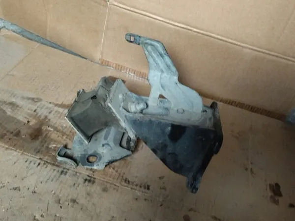 Supporto motore Nissan Navara D40 2.5 DCI - 11220-EB300 image 3