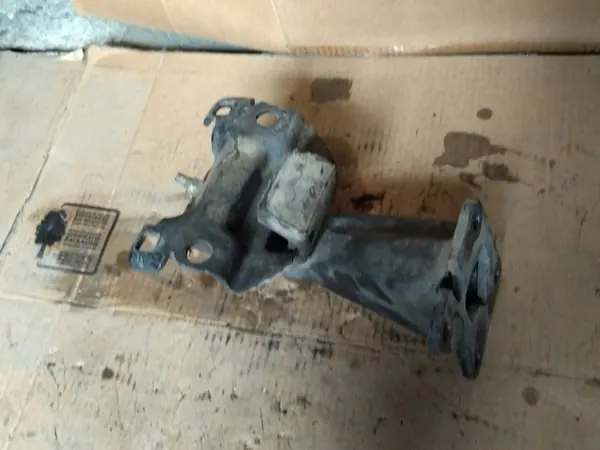 Supporto motore Nissan Navara D40 2.5 DCI - 11220-EB300 image 7