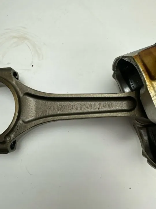 Pistón con Biela OEM 05038354AB Usado image 8