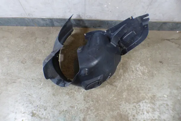 Front Right Wheel Arch 6V0809958A SKODA FABIA III image 2