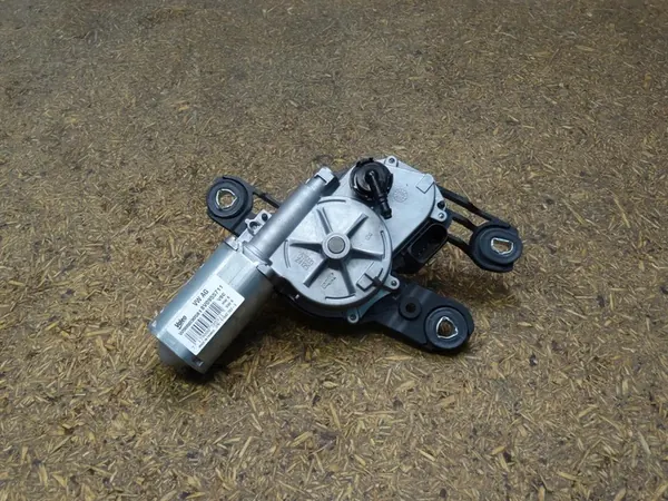 AUDI A3 8V Heckwischermotor 8V0955711 image 4