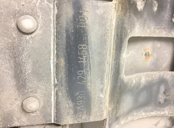 9304290858 Mercedes-Benz Batterilåda - Begagnad image 7