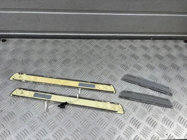 Mercedes A-Klasse LED Drempelstrip Set OEM A2466800535 image 4