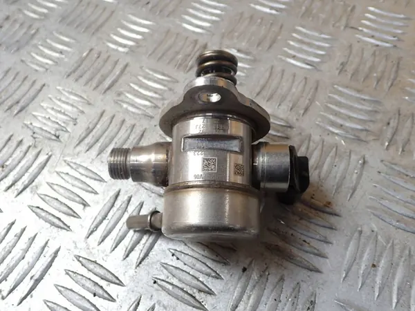 Regulador de Bomba de Combustível Skoda Octavia Mk4 05E127027J image 2