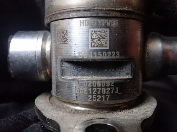 Regulador de Bomba de Combustível Skoda Octavia Mk4 05E127027J image 7