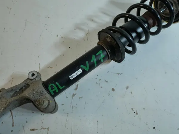 AUDI A4 B9 A5 F5 Support Amortisseur Droit 8W0413038 image 3