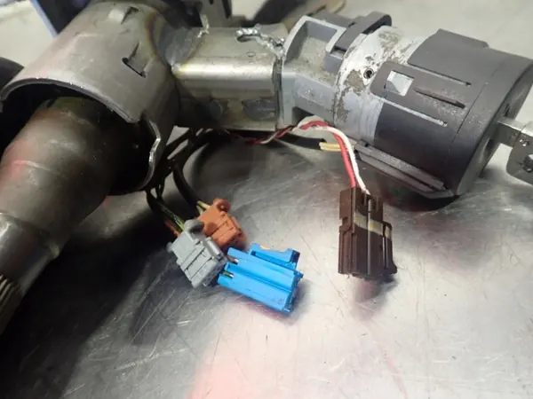 Stuurkolom met contactslot Peugeot 205 1.8 image 3