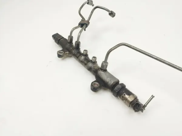 Tuyau de carburant Toyota Corolla Verso AR10 2006 MTL31234 image 5