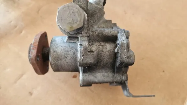 BMW 678045902 Power Steering Pump for N47 2.0D image 3