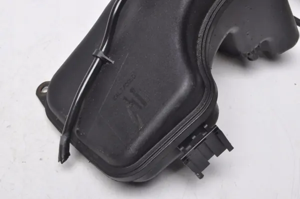BMW 3 E46 M3 3.2 Expansionsbehållare OEM 2228944 image 3