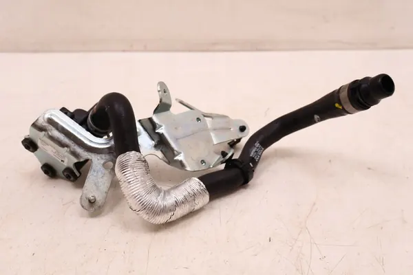 VOLVO XC60 II Vattenpump 31368146, 32324816 image 2