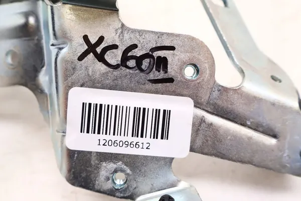 VOLVO XC60 II Vattenpump 31368146, 32324816 image 6